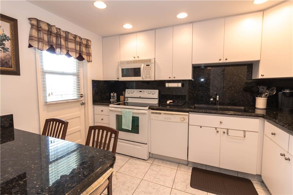 PALM AIRE COUNTRY CLUB - Residential