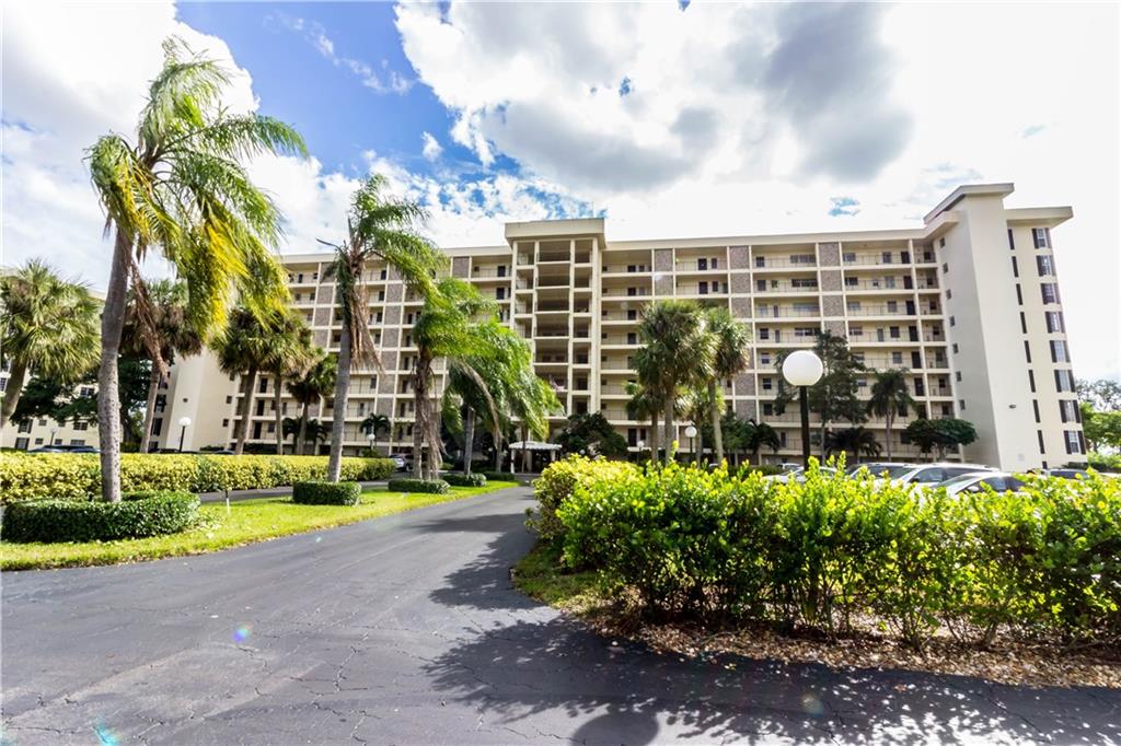 PALM AIRE COUNTRY CLUB - Residential