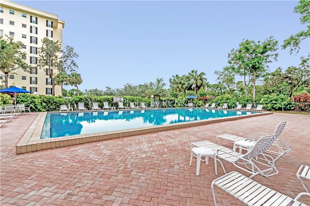 PALM AIRE COUNTRY CLUB - Residential