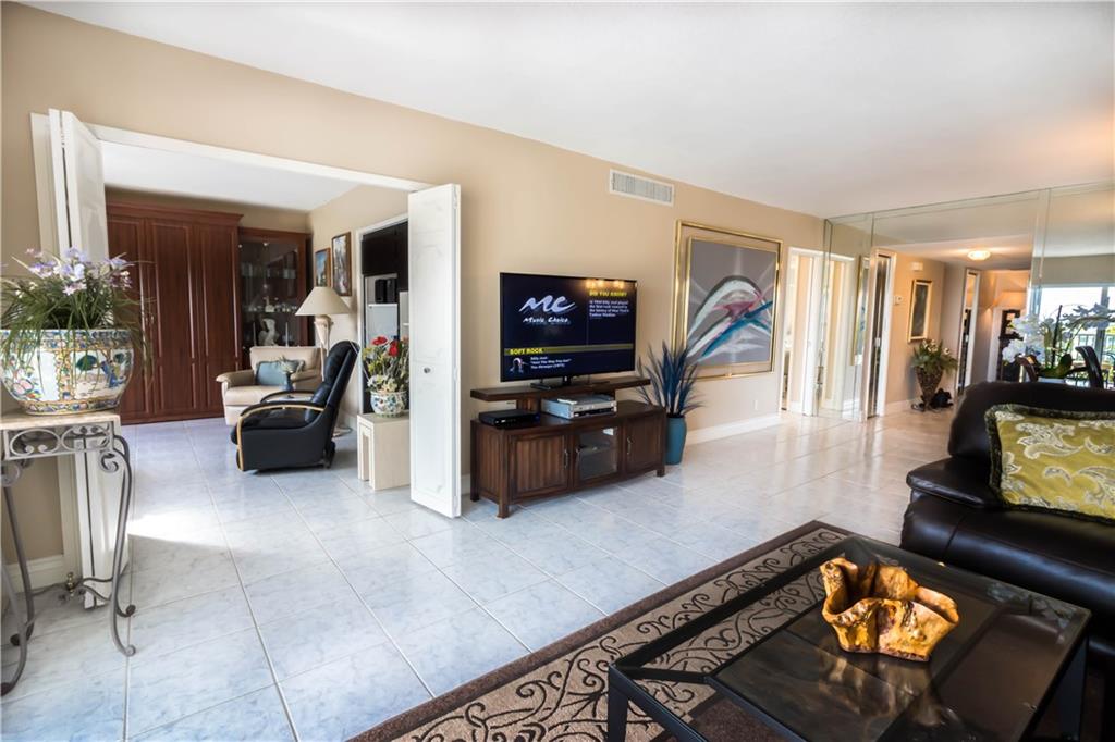 PALM AIRE COUNTRY CLUB - Residential