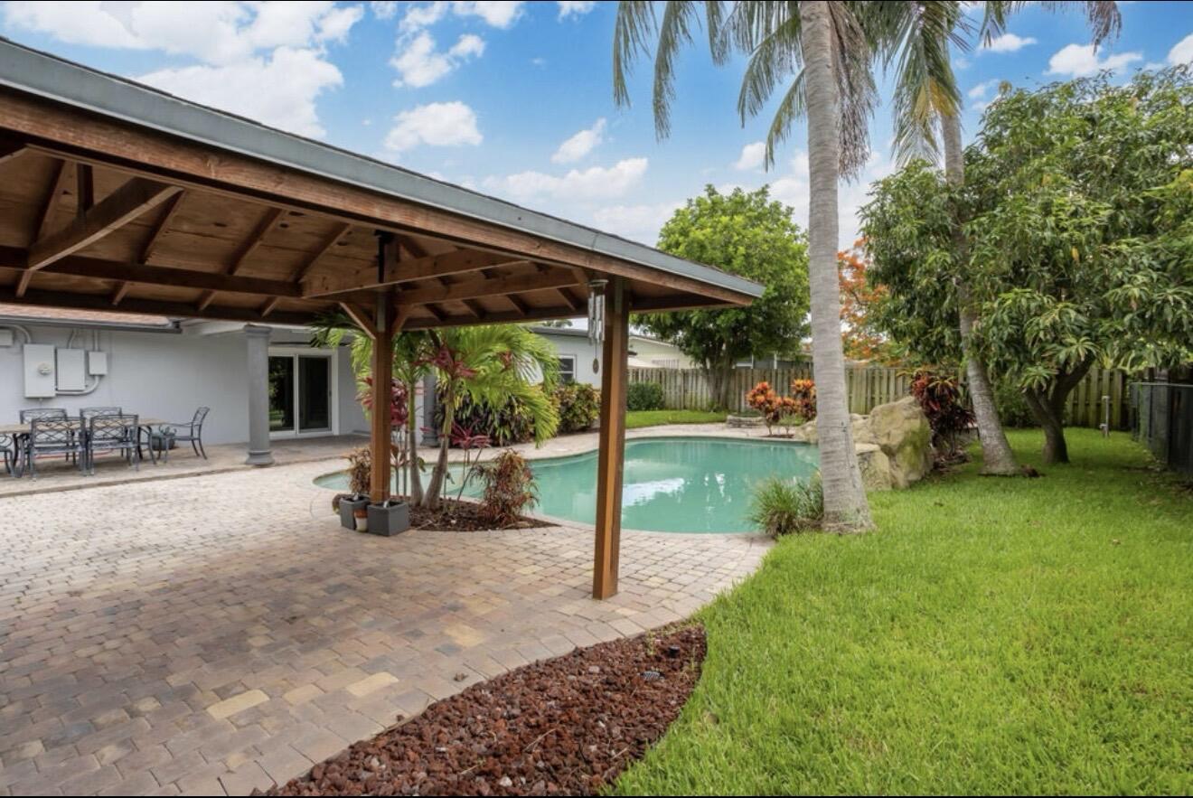 DEERFIELD BEACH GARDENS - Residential