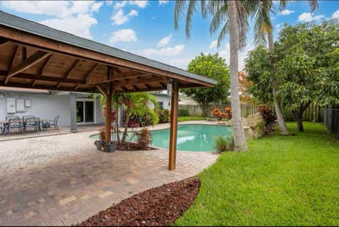 Tiny photo for 603 SE 7th Avenue, Deerfield Beach, FL 33441 (MLS # R11169747)