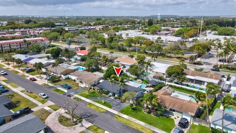 Tiny photo for 603 SE 7th Avenue, Deerfield Beach, FL 33441 (MLS # R11169747)