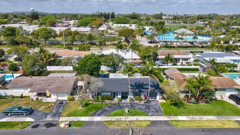 Tiny photo for 603 SE 7th Avenue, Deerfield Beach, FL 33441 (MLS # R11169747)