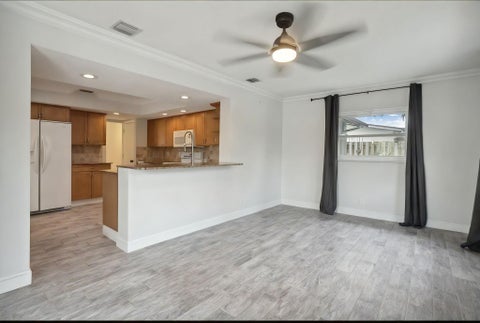 Tiny photo for 603 SE 7th Avenue, Deerfield Beach, FL 33441 (MLS # R11169747)