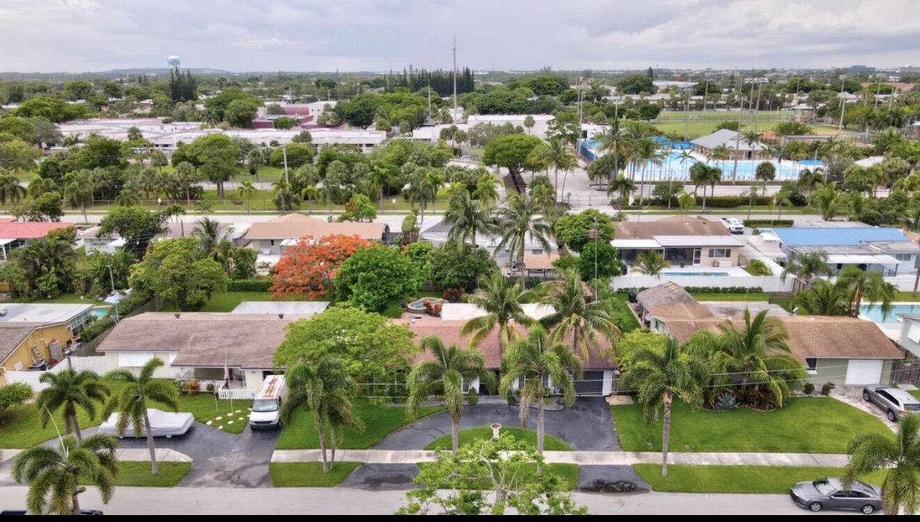 DEERFIELD BEACH GARDENS - Residential