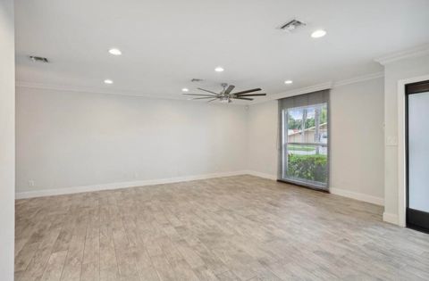Tiny photo for 603 SE 7th Avenue, Deerfield Beach, FL 33441 (MLS # R11169747)