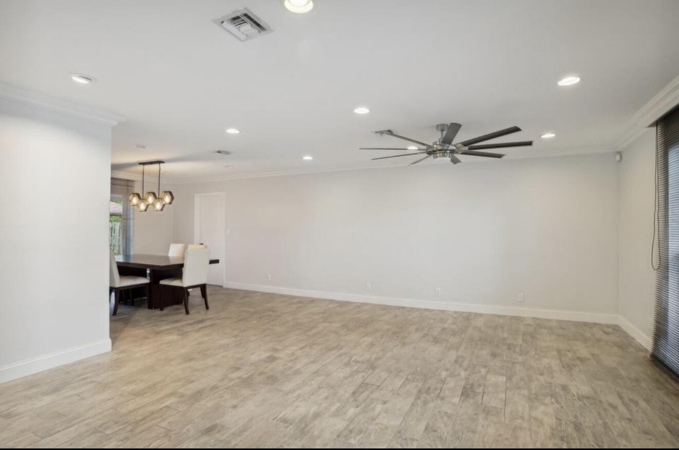 DEERFIELD BEACH GARDENS - Residential