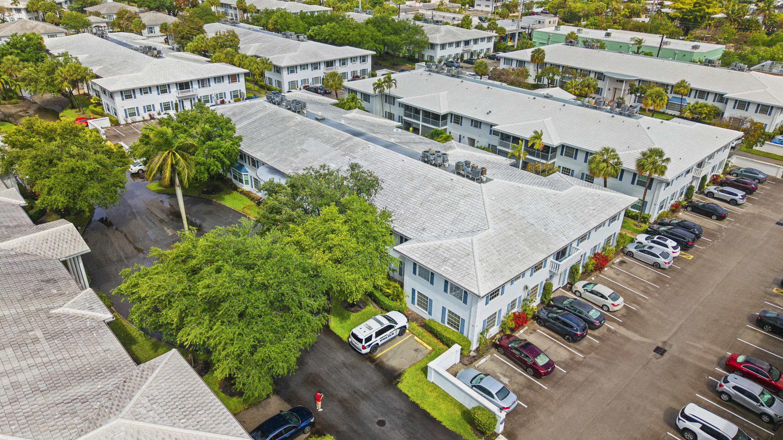 IMPERIAL POINT COLONNADES CONDO - Residential