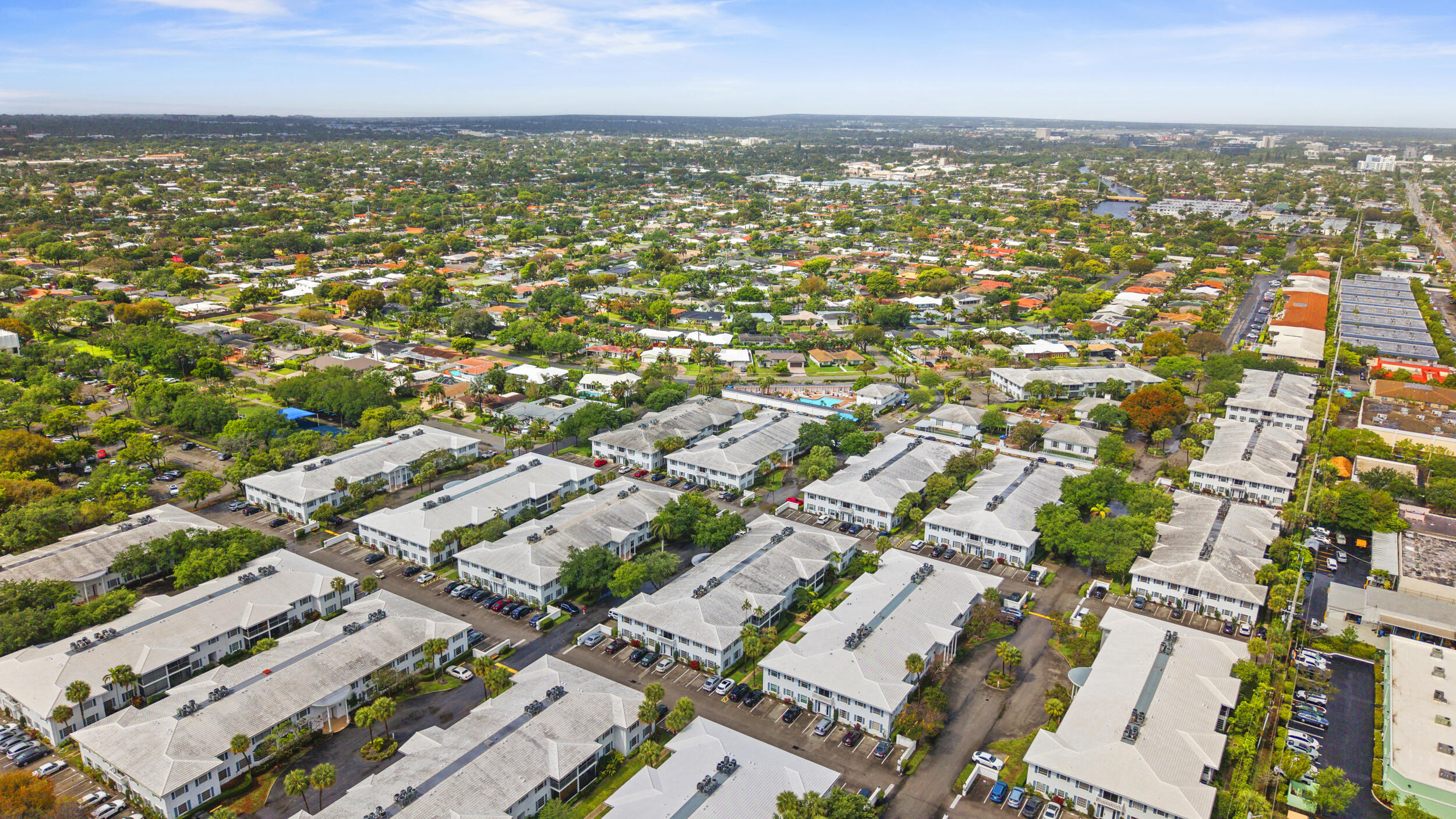 IMPERIAL POINT COLONNADES CONDO - Residential