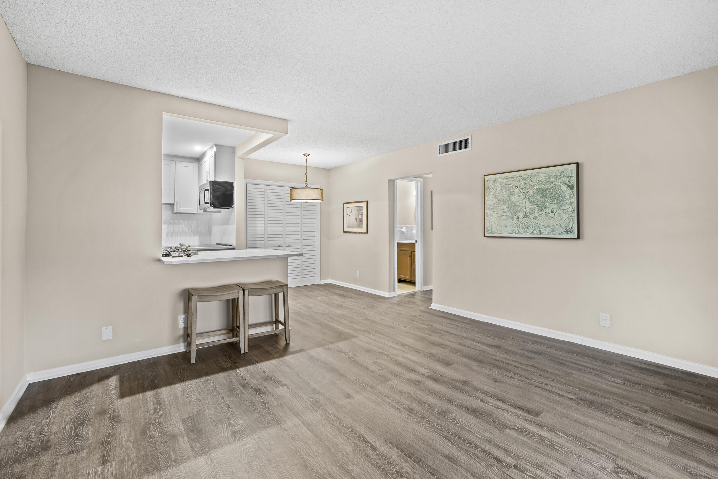 IMPERIAL POINT COLONNADES CONDO - Residential