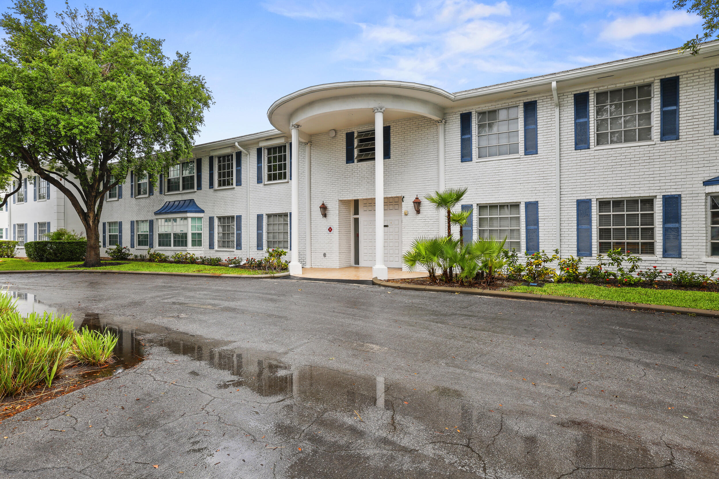 IMPERIAL POINT COLONNADES CONDO - Residential