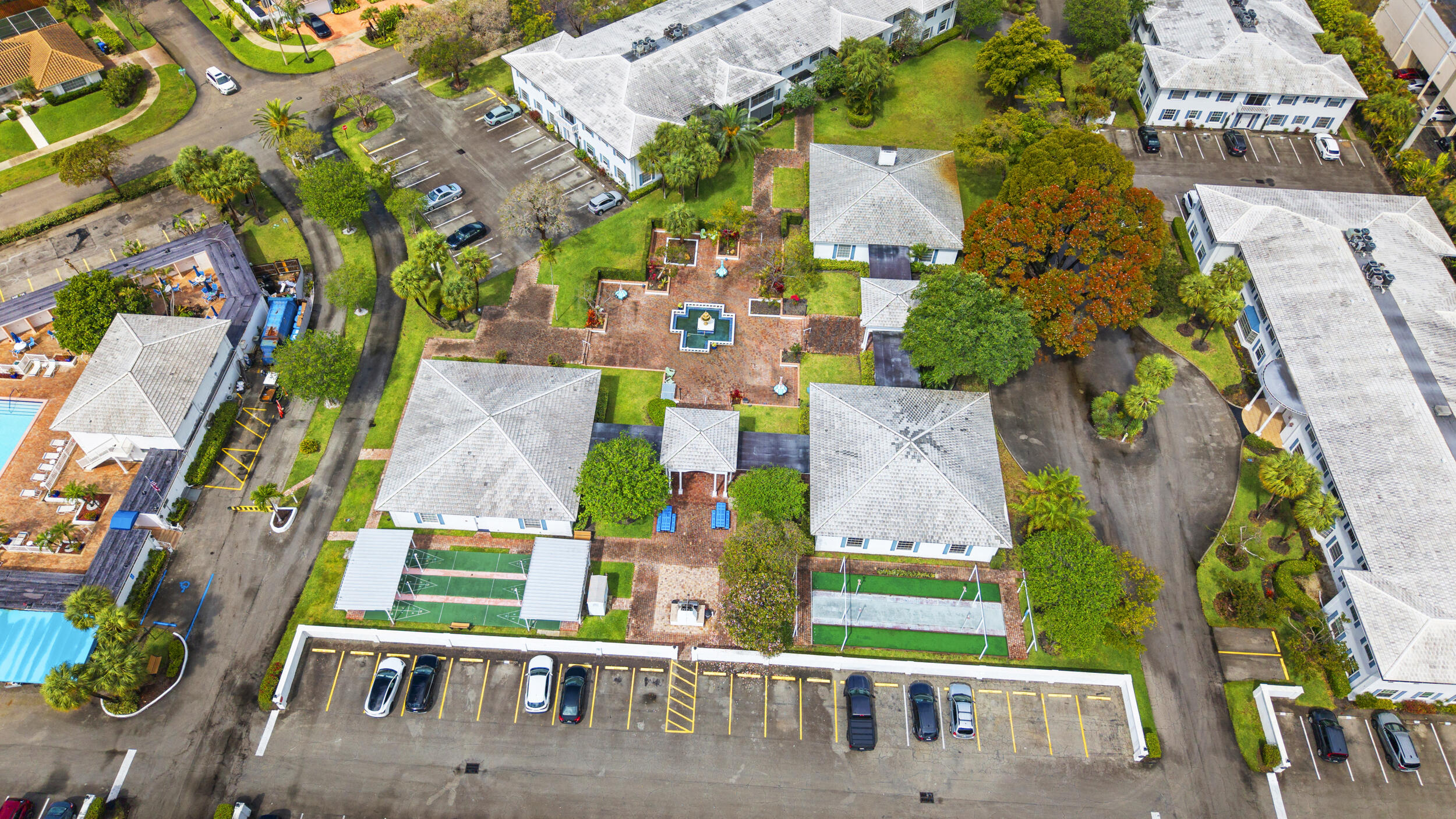 IMPERIAL POINT COLONNADES CONDO - Residential