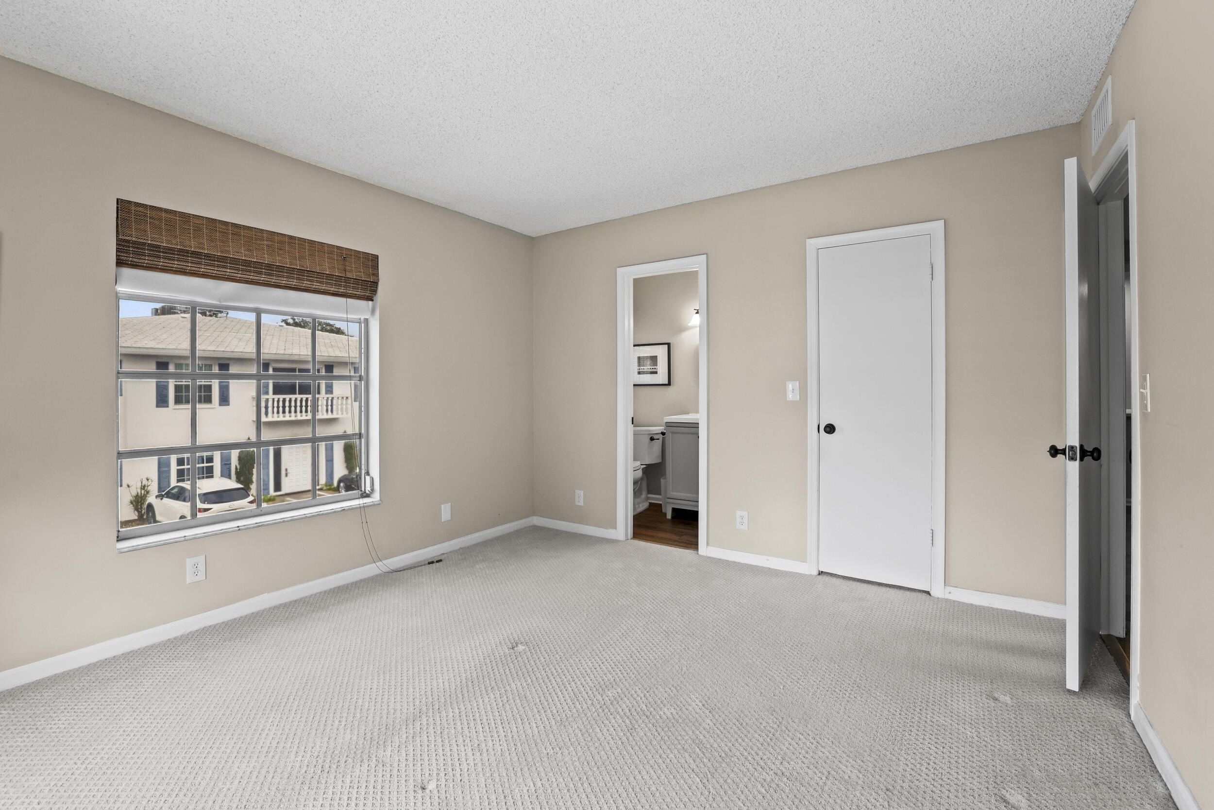 IMPERIAL POINT COLONNADES CONDO - Residential