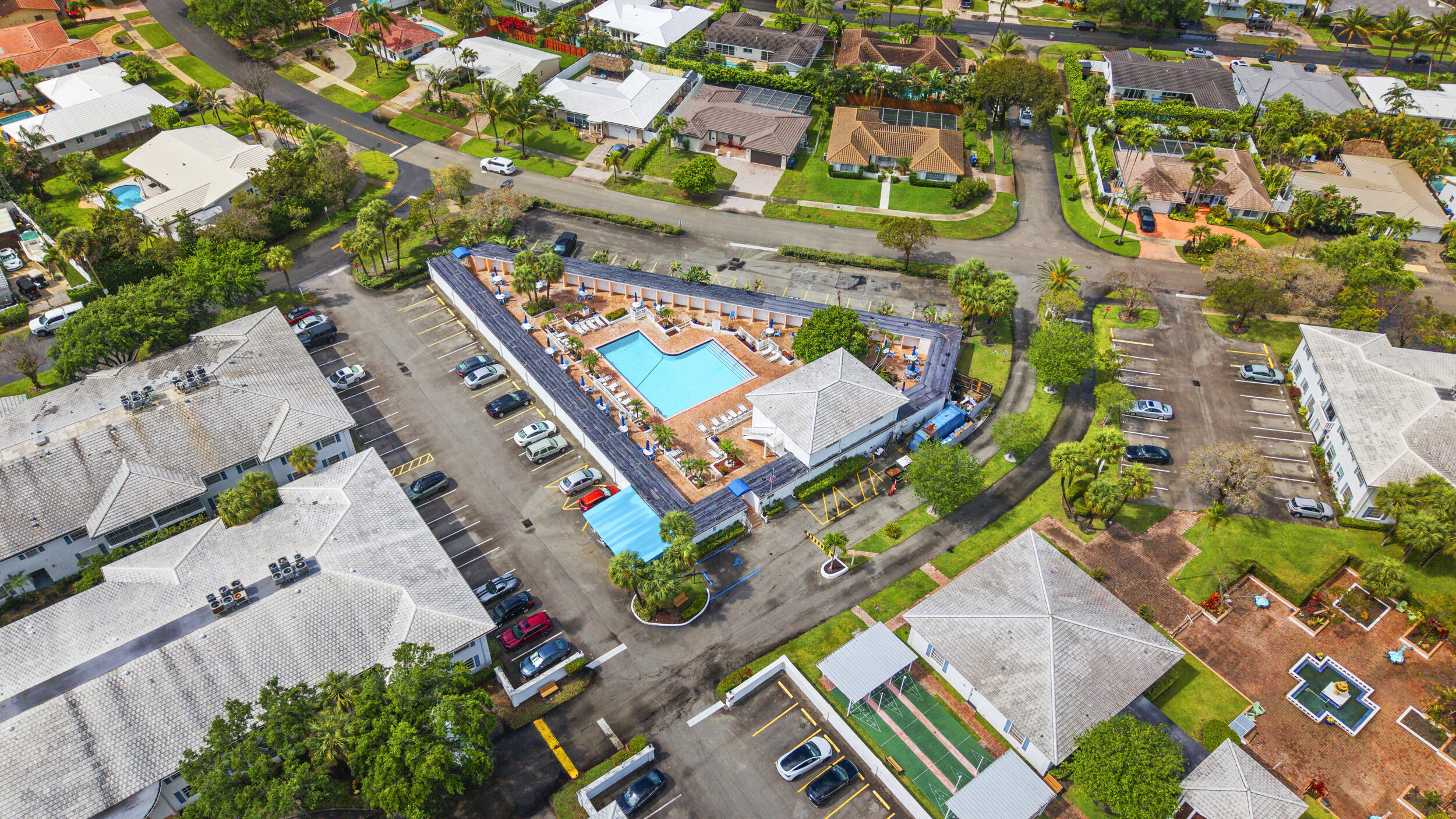 IMPERIAL POINT COLONNADES CONDO - Residential