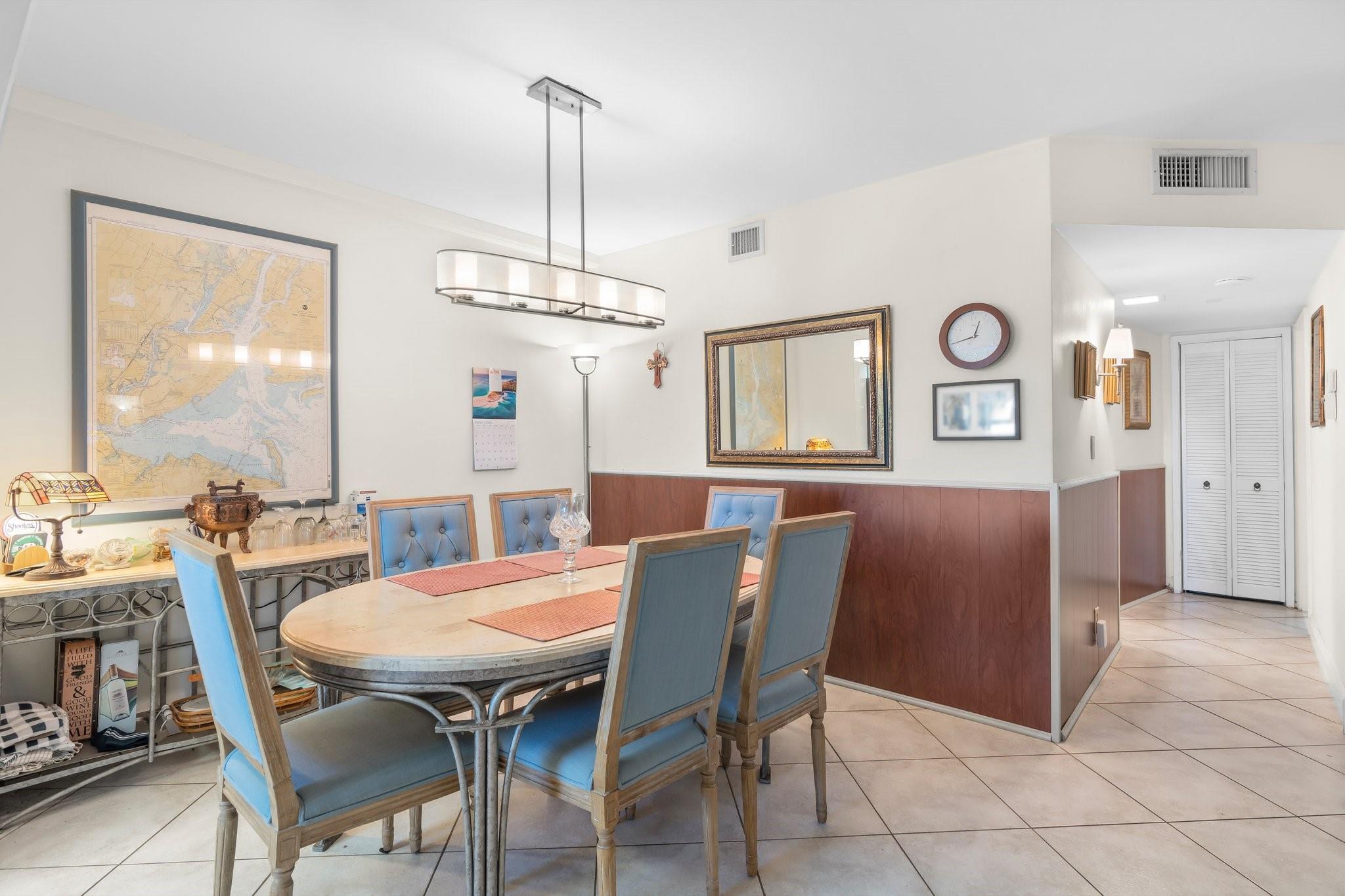 100 SE 6th Ave 304