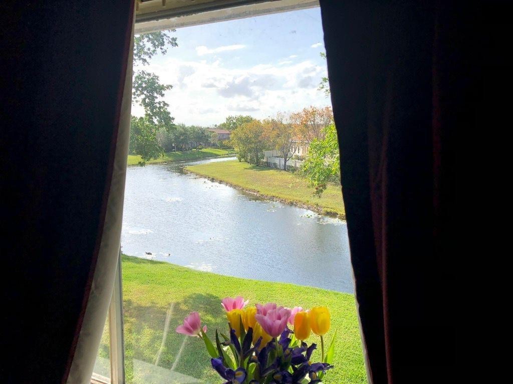 VICTORIA SQUARE - Residential