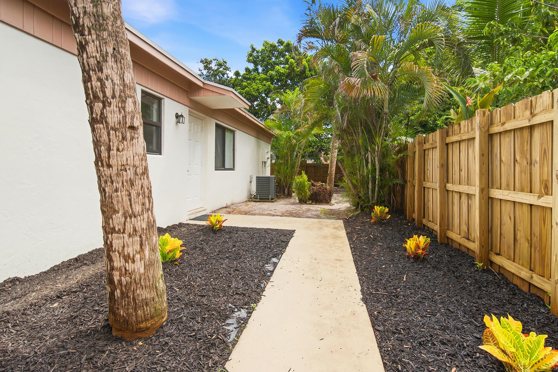 581 NW 47TH Avenue