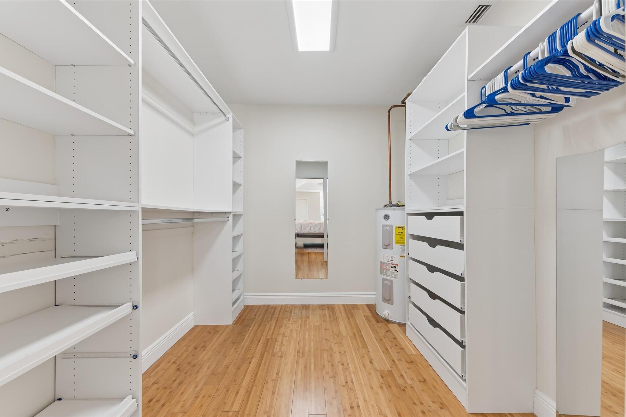 DELRAY DUNES - Residential