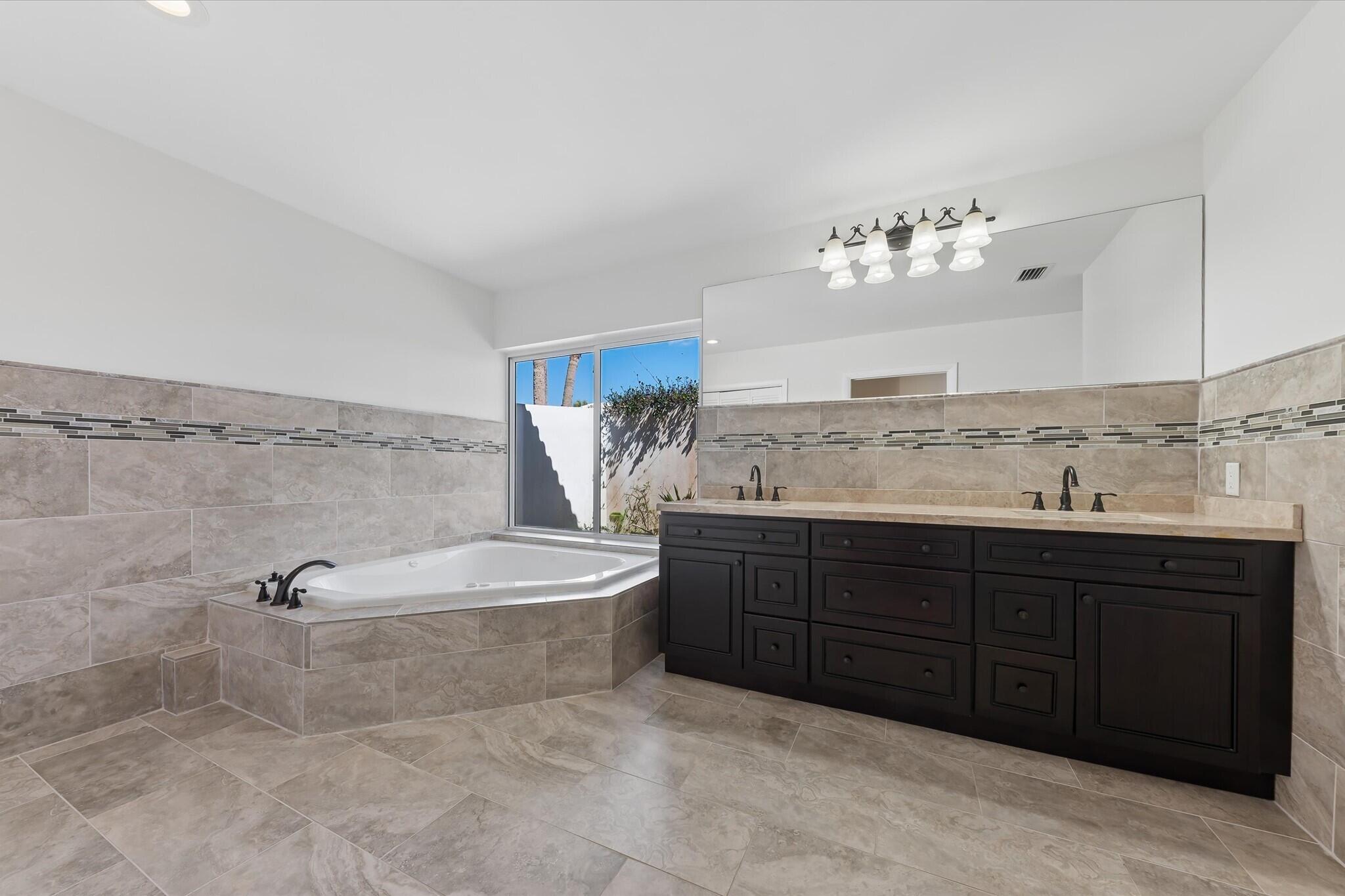 DELRAY DUNES - Residential