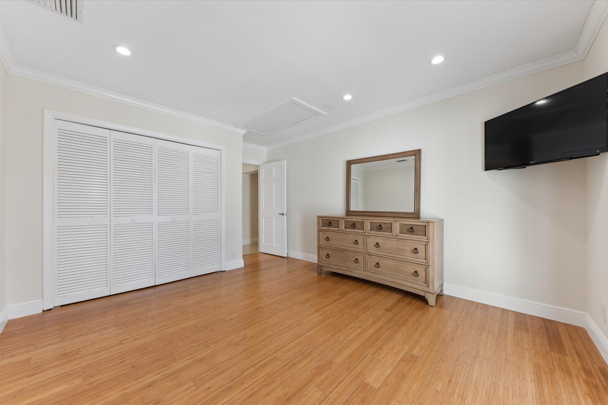 DELRAY DUNES - Residential