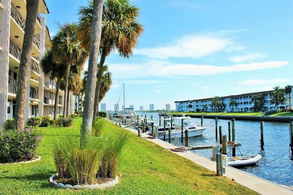 Photo of 104 Paradise Harbour Boulevard #404, North Palm Beach, FL 33408 (MLS # R10694400)