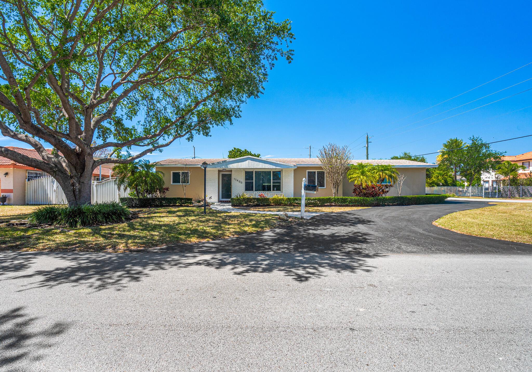 THE BANYAN DRIVE ESTATES - Residential