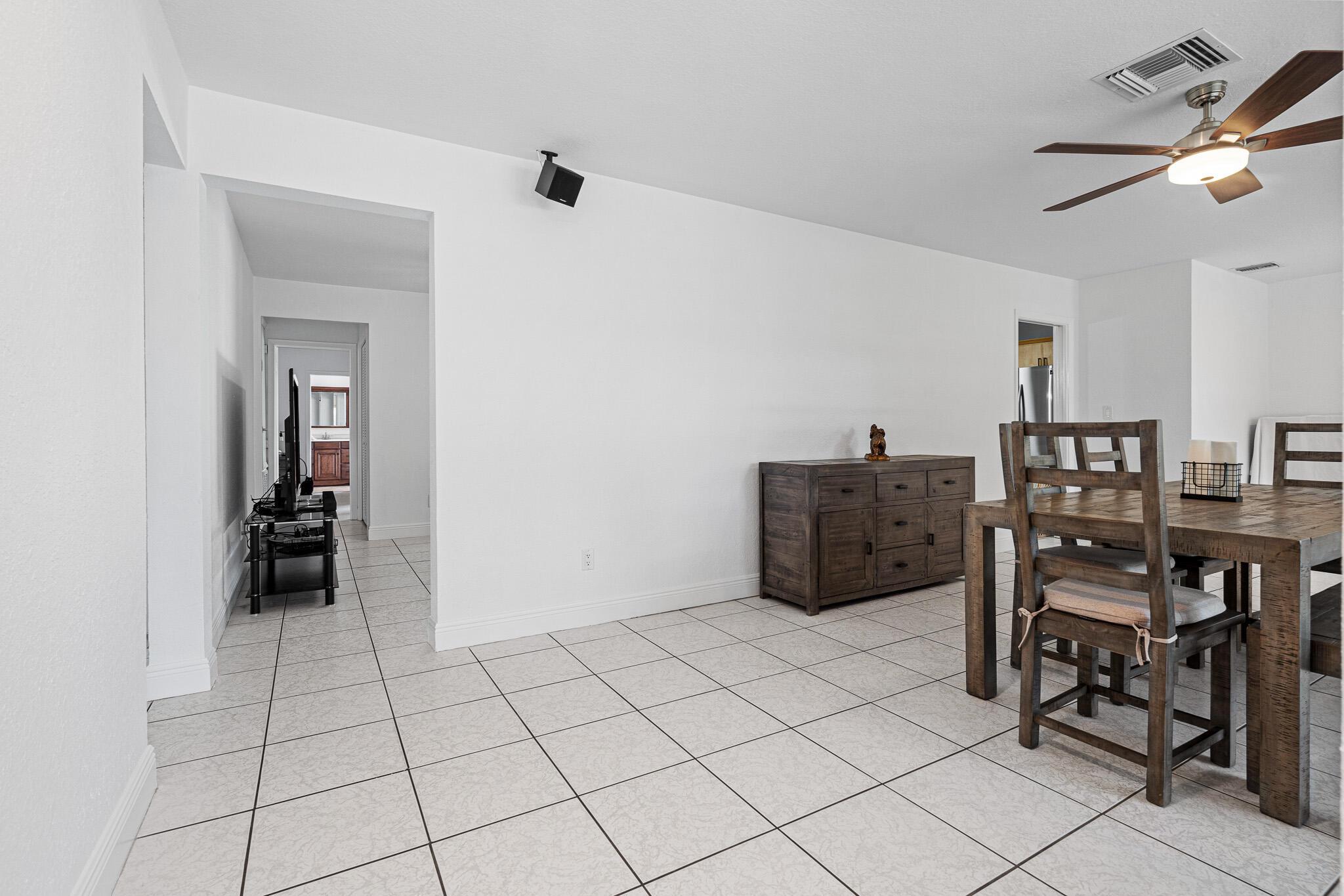 THE BANYAN DRIVE ESTATES - Residential