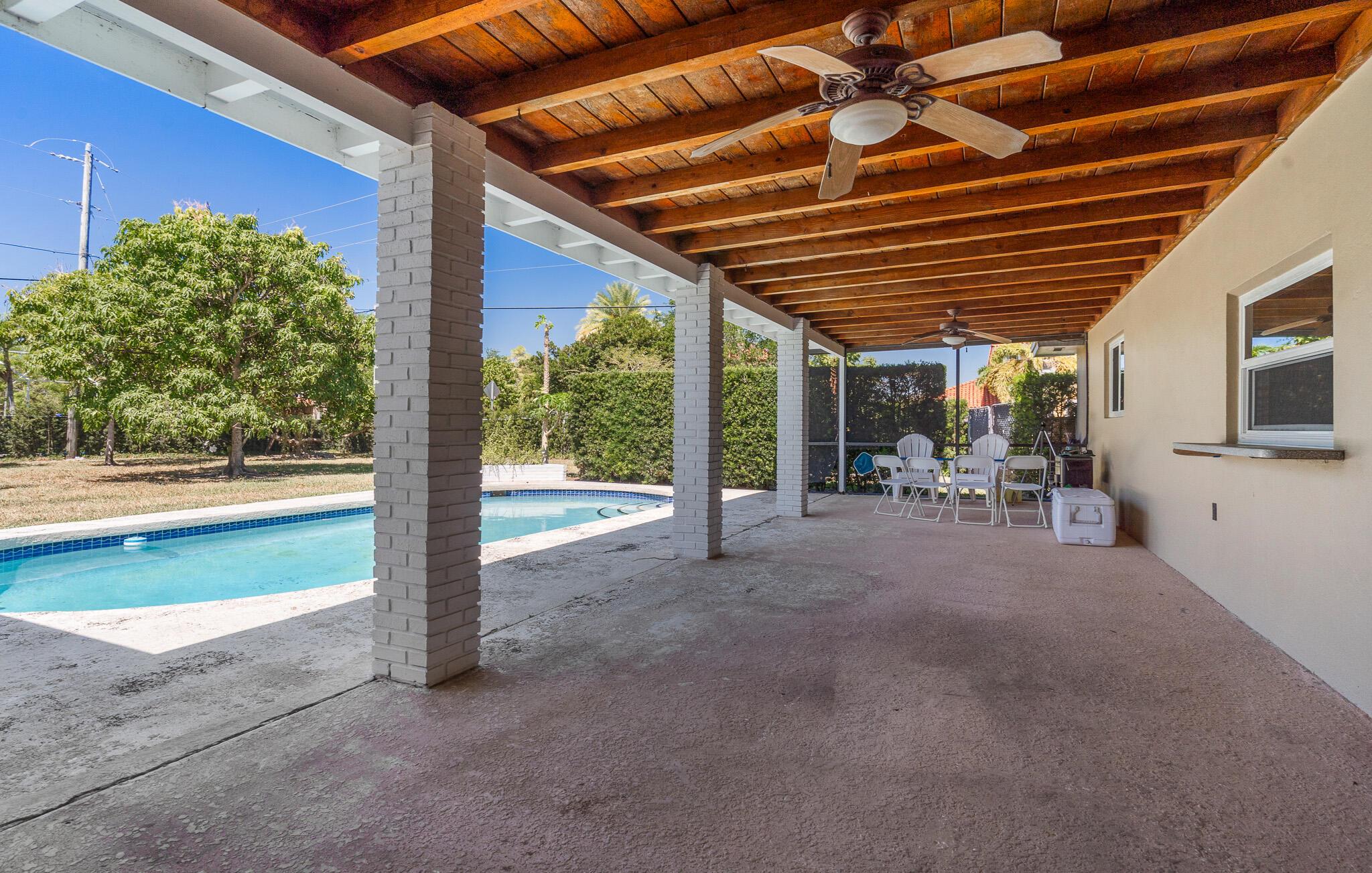 THE BANYAN DRIVE ESTATES - Residential