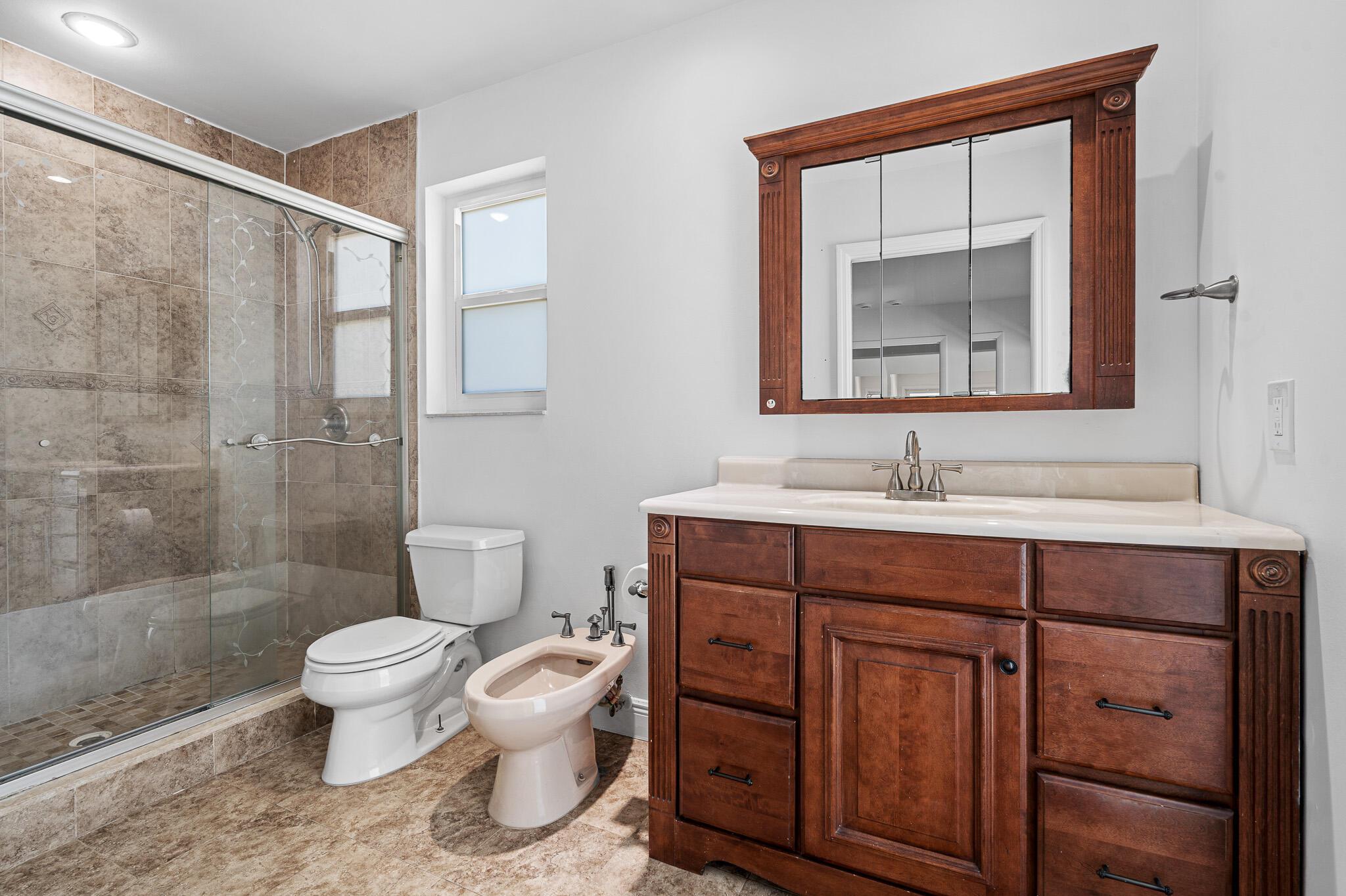 THE BANYAN DRIVE ESTATES - Residential