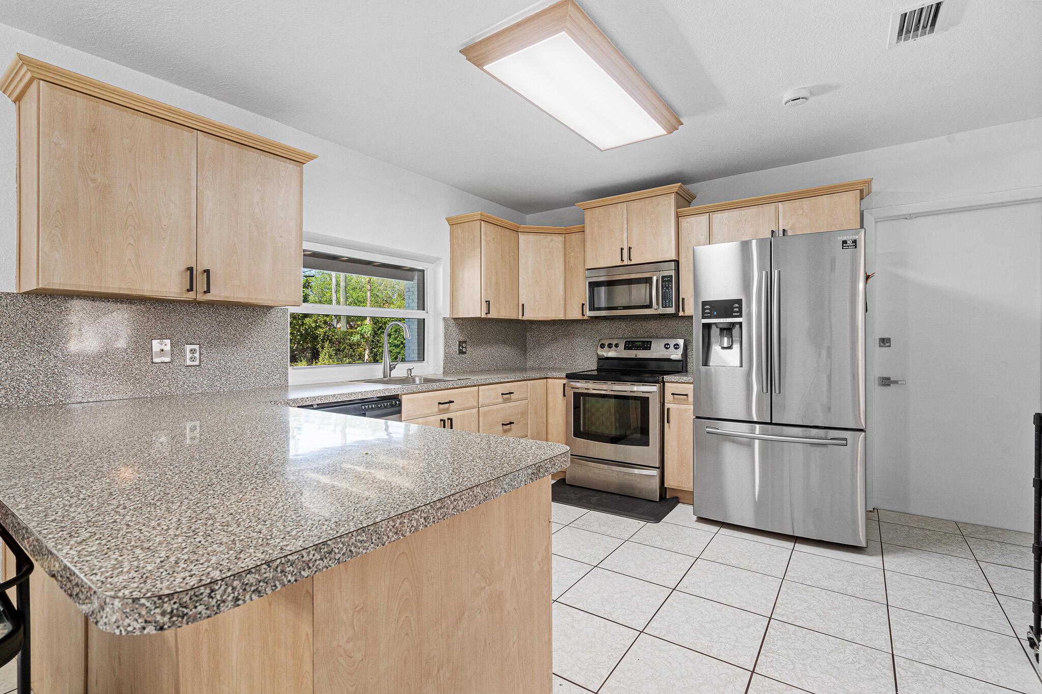 THE BANYAN DRIVE ESTATES - Residential