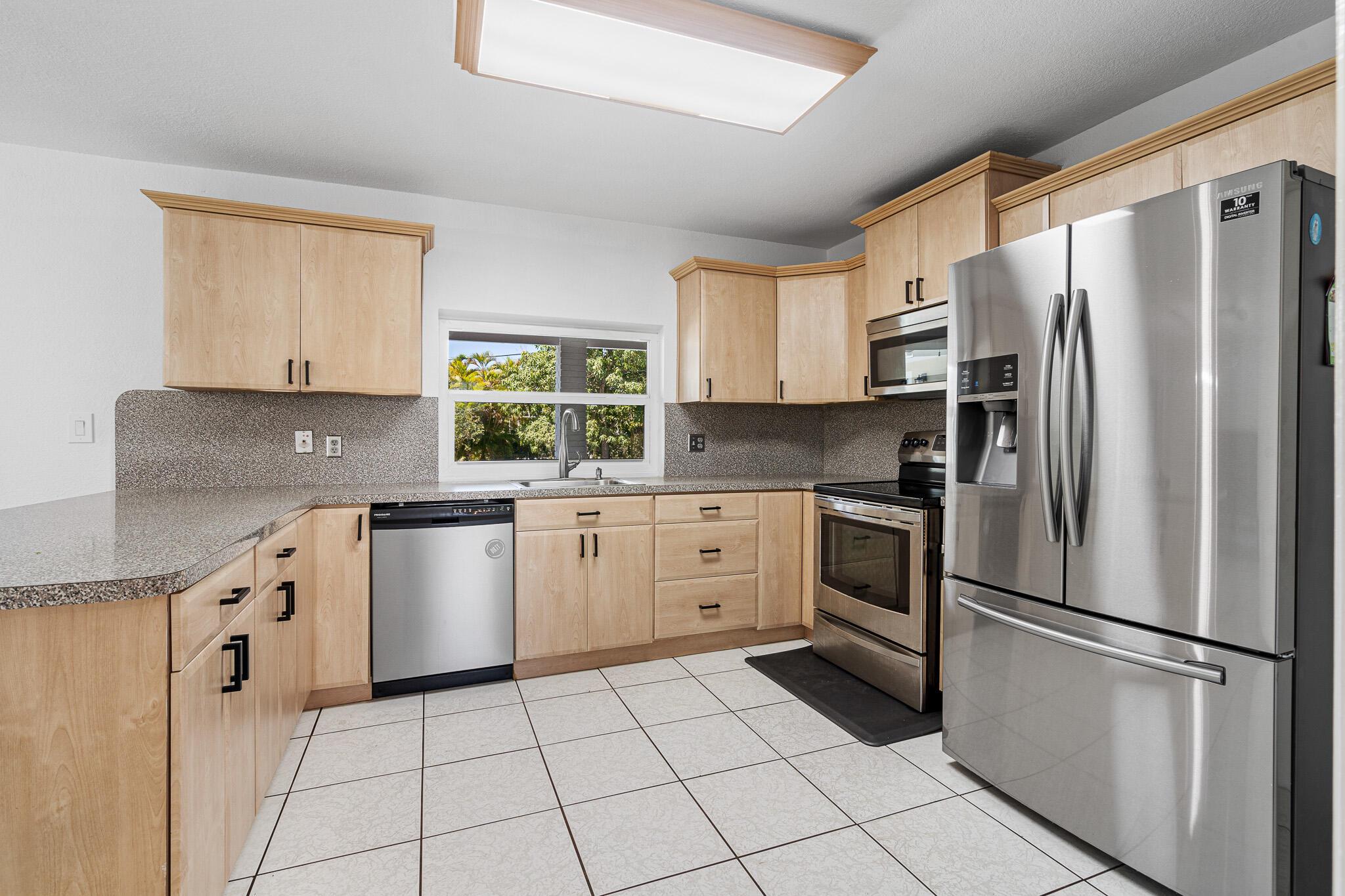 THE BANYAN DRIVE ESTATES - Residential