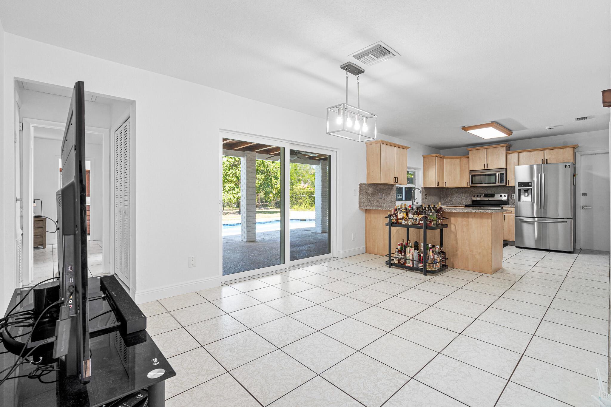 THE BANYAN DRIVE ESTATES - Residential