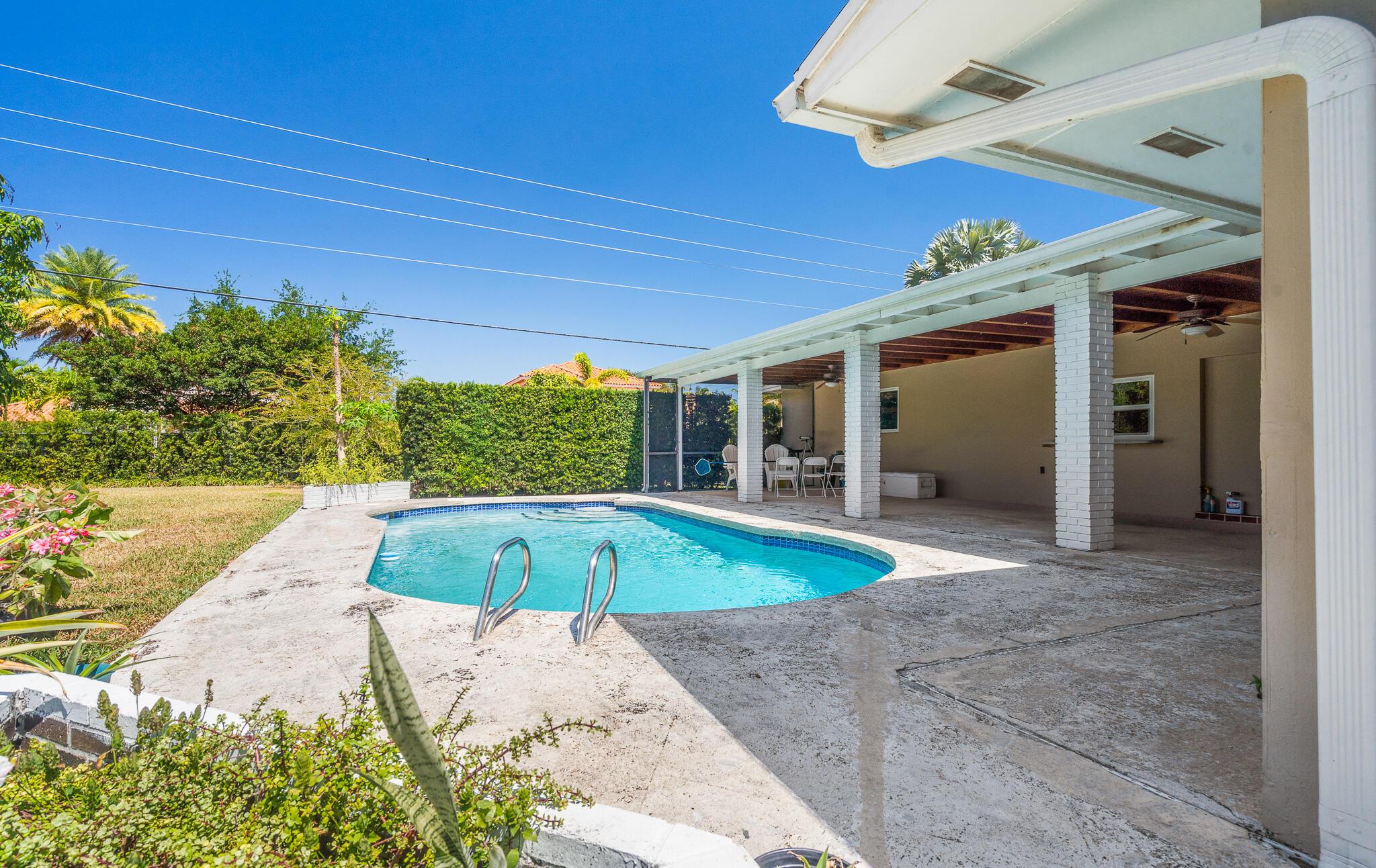 THE BANYAN DRIVE ESTATES - Residential