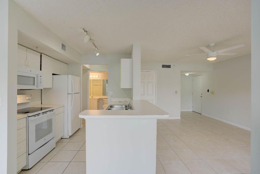 Photo of 266 Village Boulevard #6103, Tequesta, FL 33469 (MLS # R10940798)