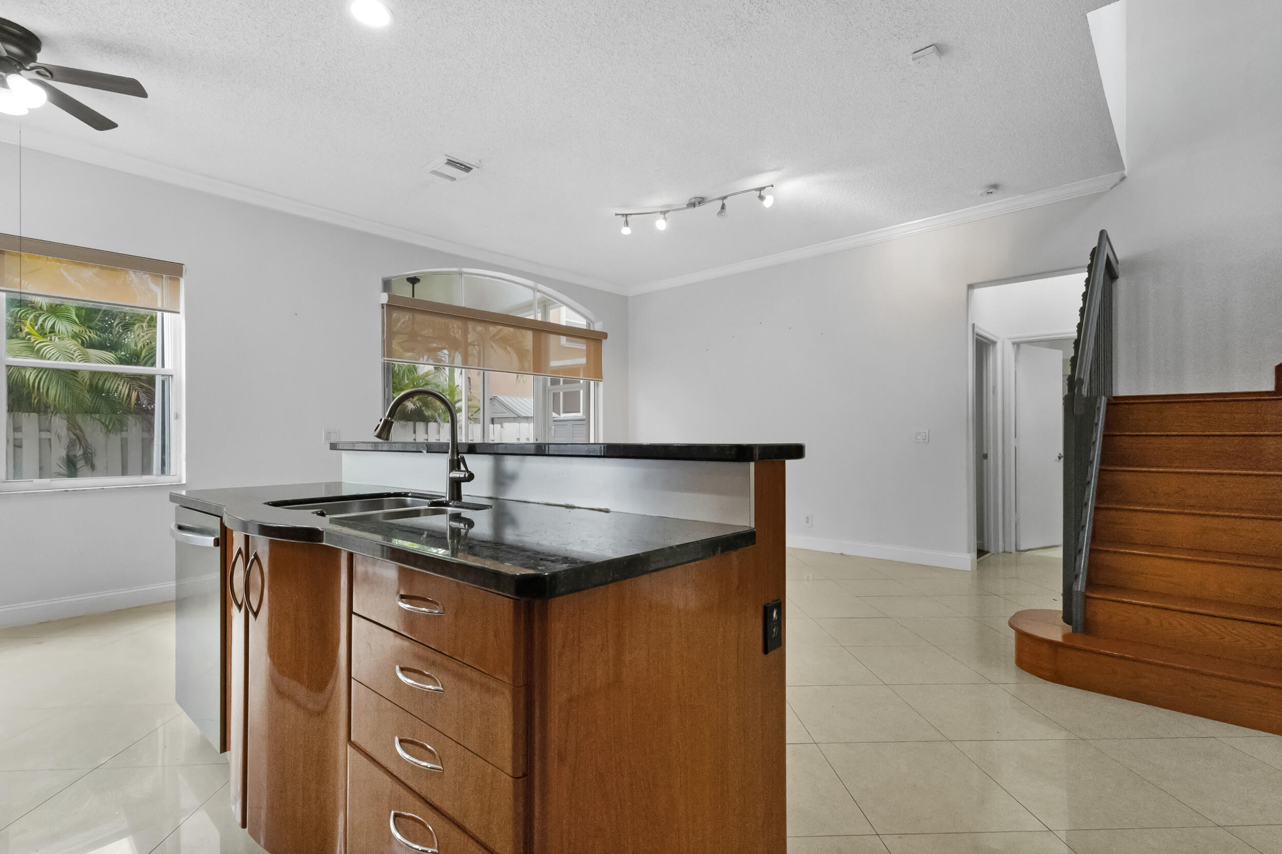 MAPLE RIDGE - Residential