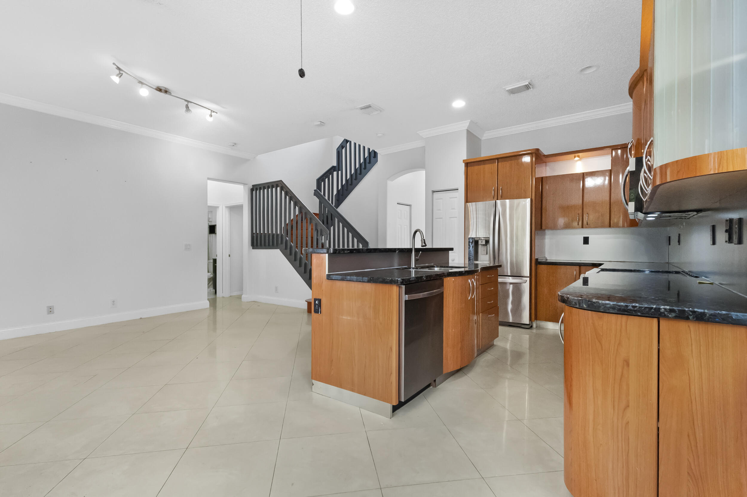 MAPLE RIDGE - Residential