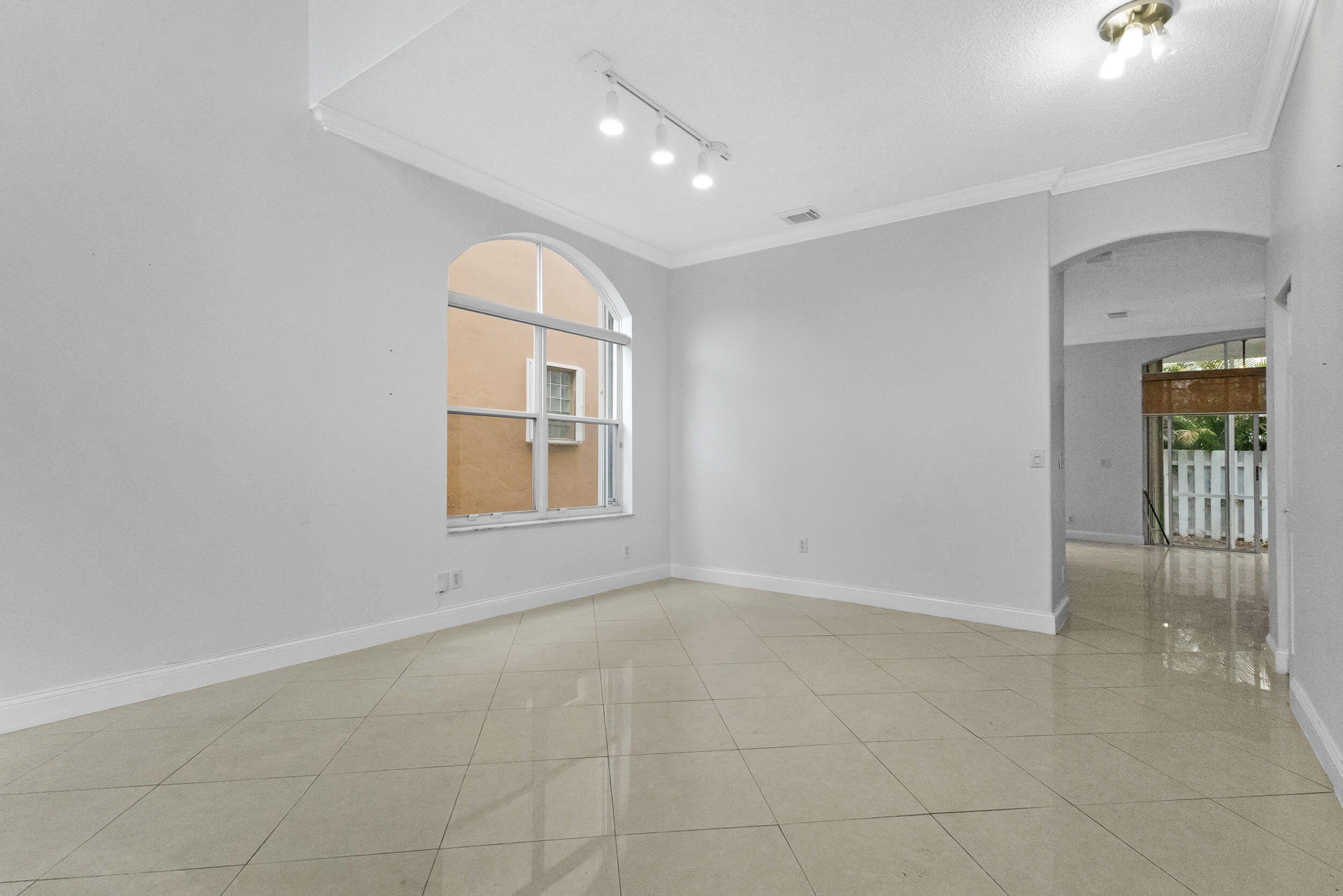 MAPLE RIDGE - Residential