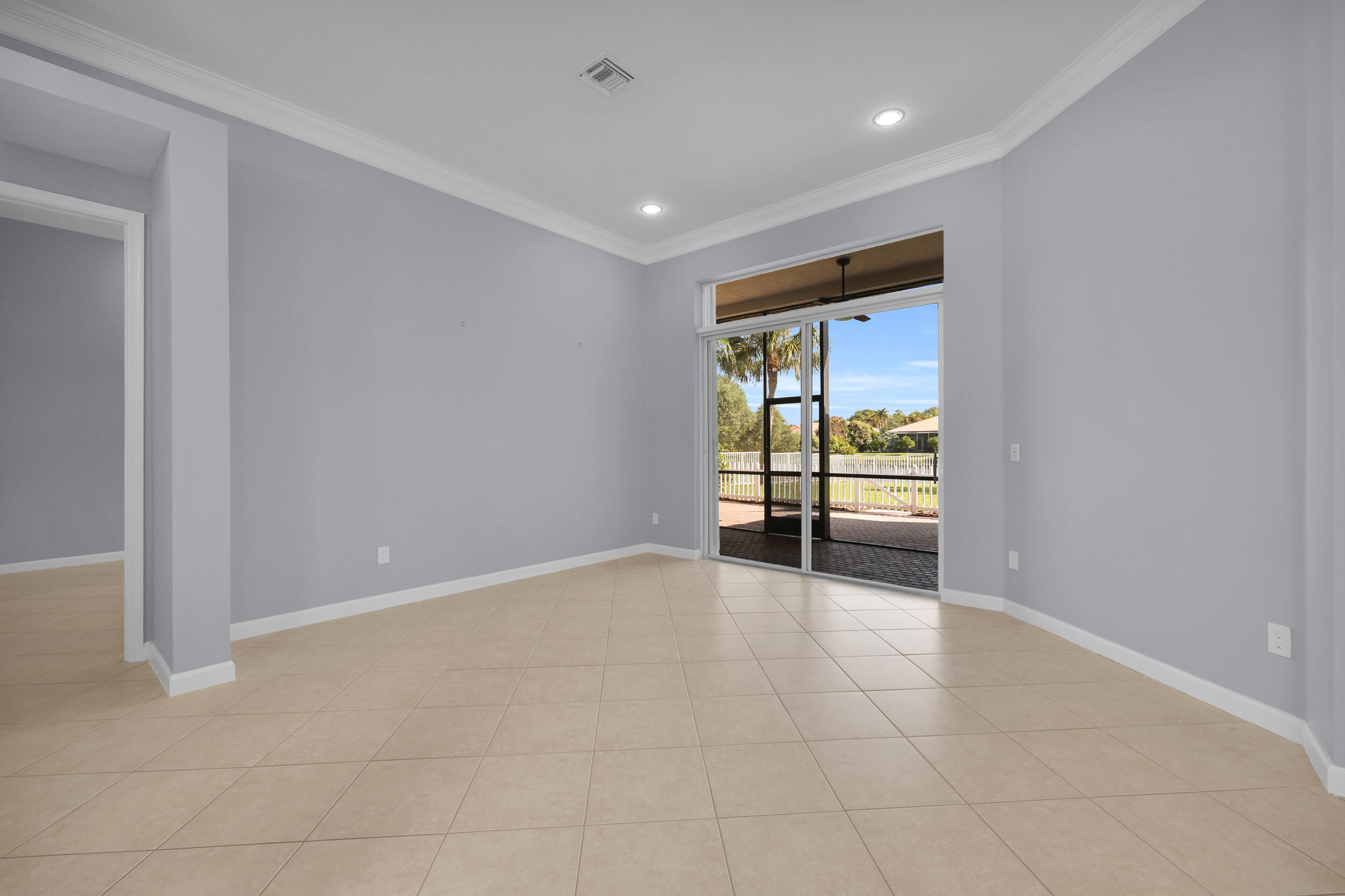 7041 SE Bay Hill Drive