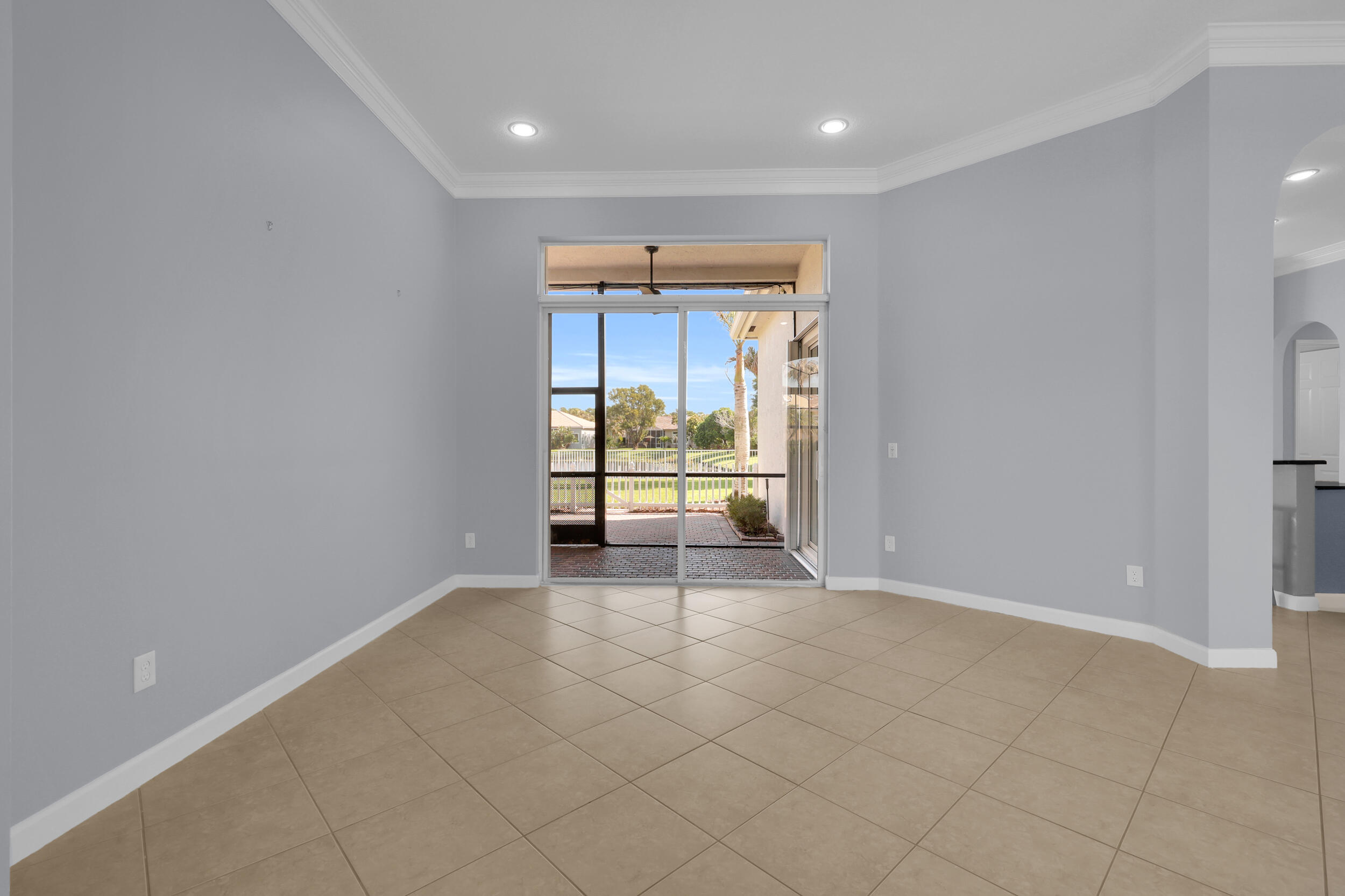7041 SE Bay Hill Drive