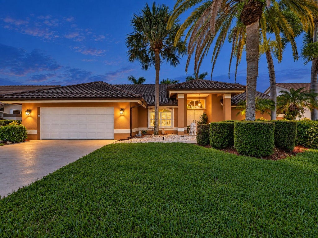 Photo of 6001 Wedgewood Village Circle, Lake Worth, FL 33463 (MLS # B26077505)