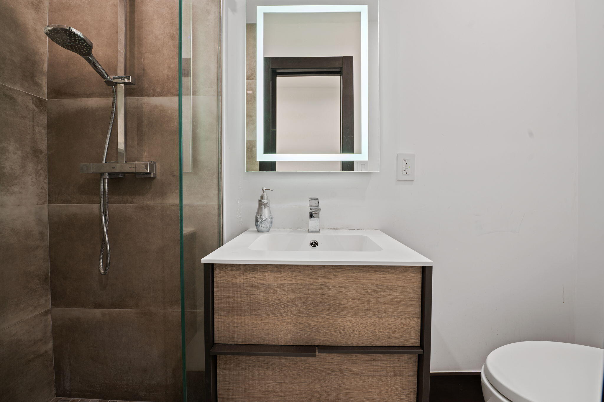 J G HEADS FARMS - Residential