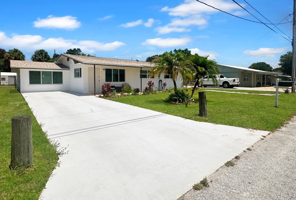 Photo of 1612 S 28th Street, Fort Pierce, FL 34947 (MLS # R11165075)