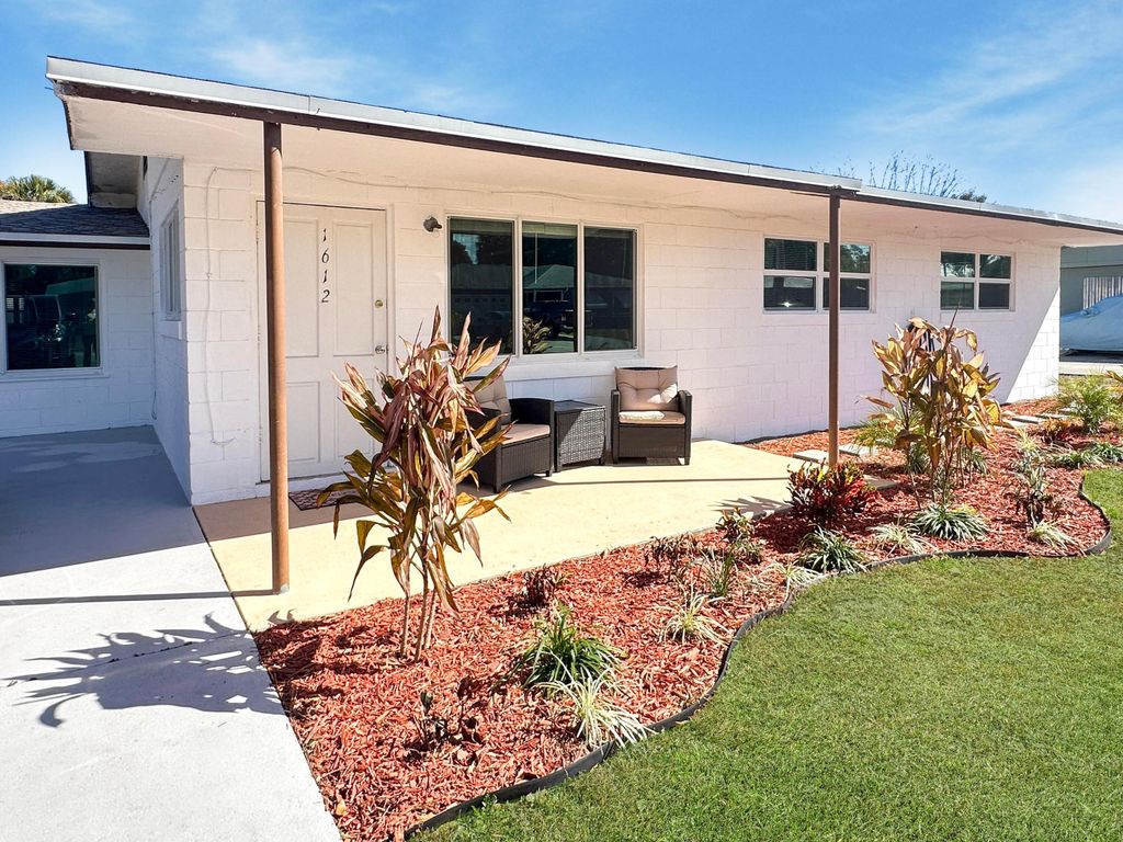 Photo of 1612 S 28th Street, Fort Pierce, FL 34947 (MLS # R11165075)