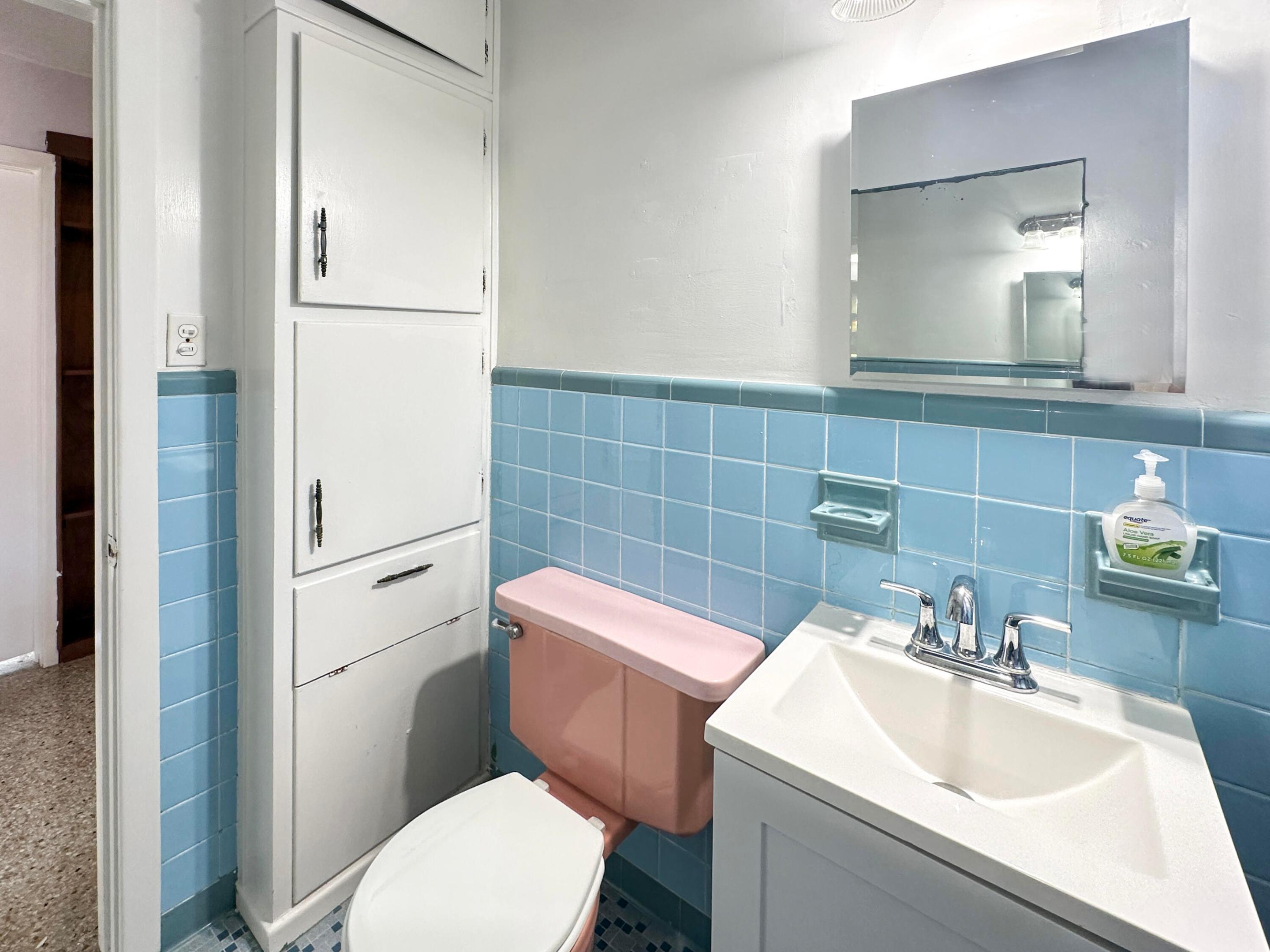 M K MOORE'S RE SUBDIVISION - Residential