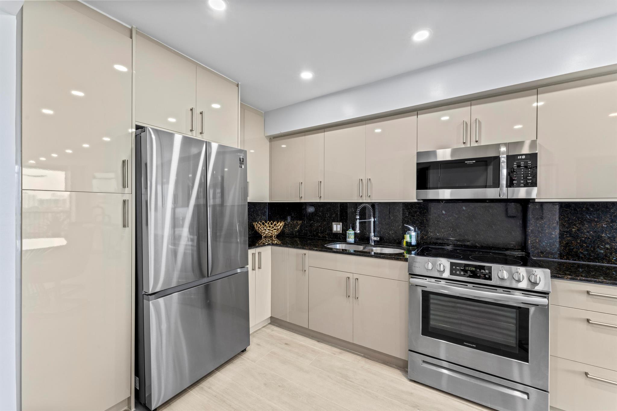 CORONADO CONDO - TOWER II - Residential