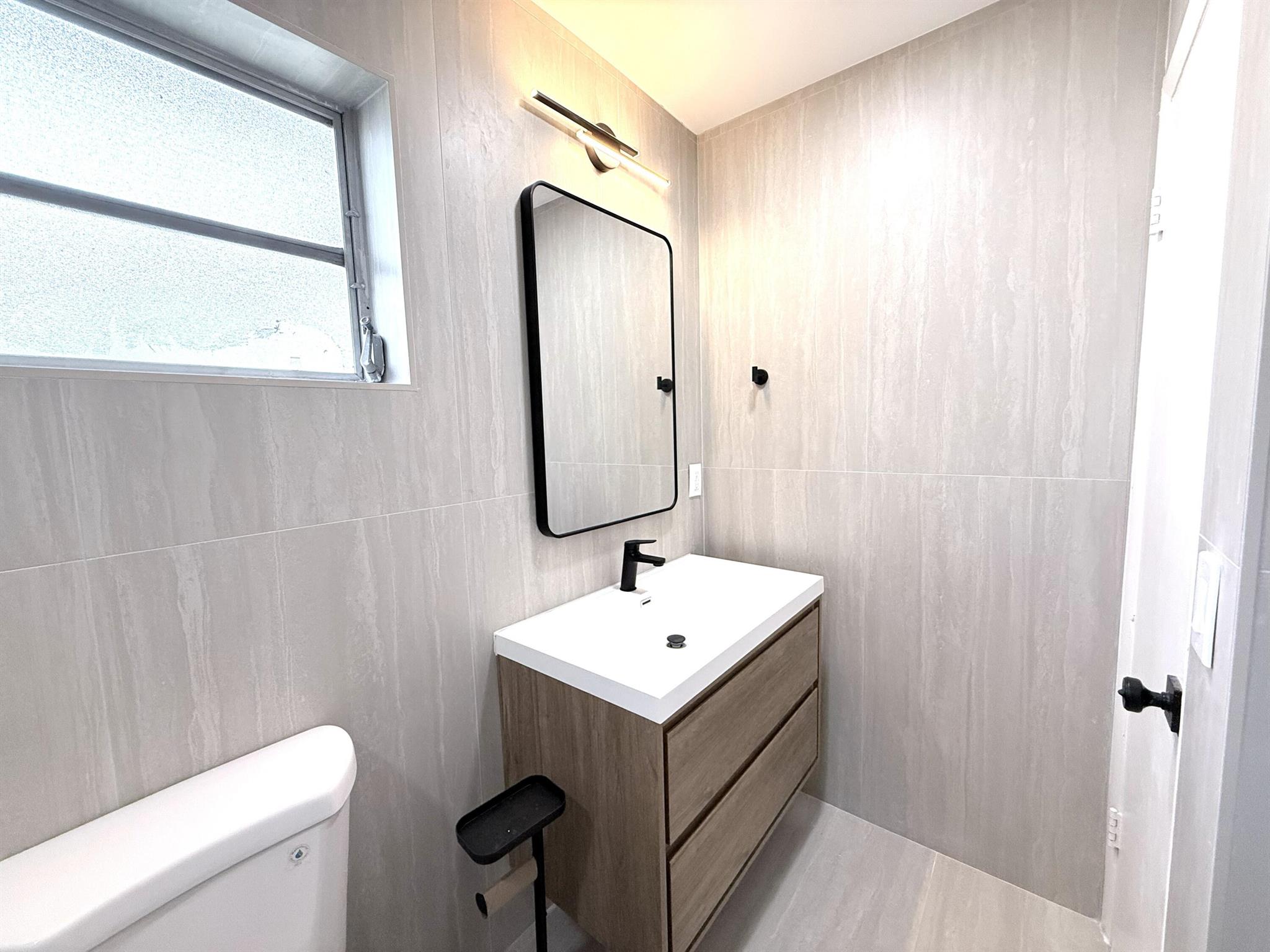 PARK MANOR 1 - Residential Lease