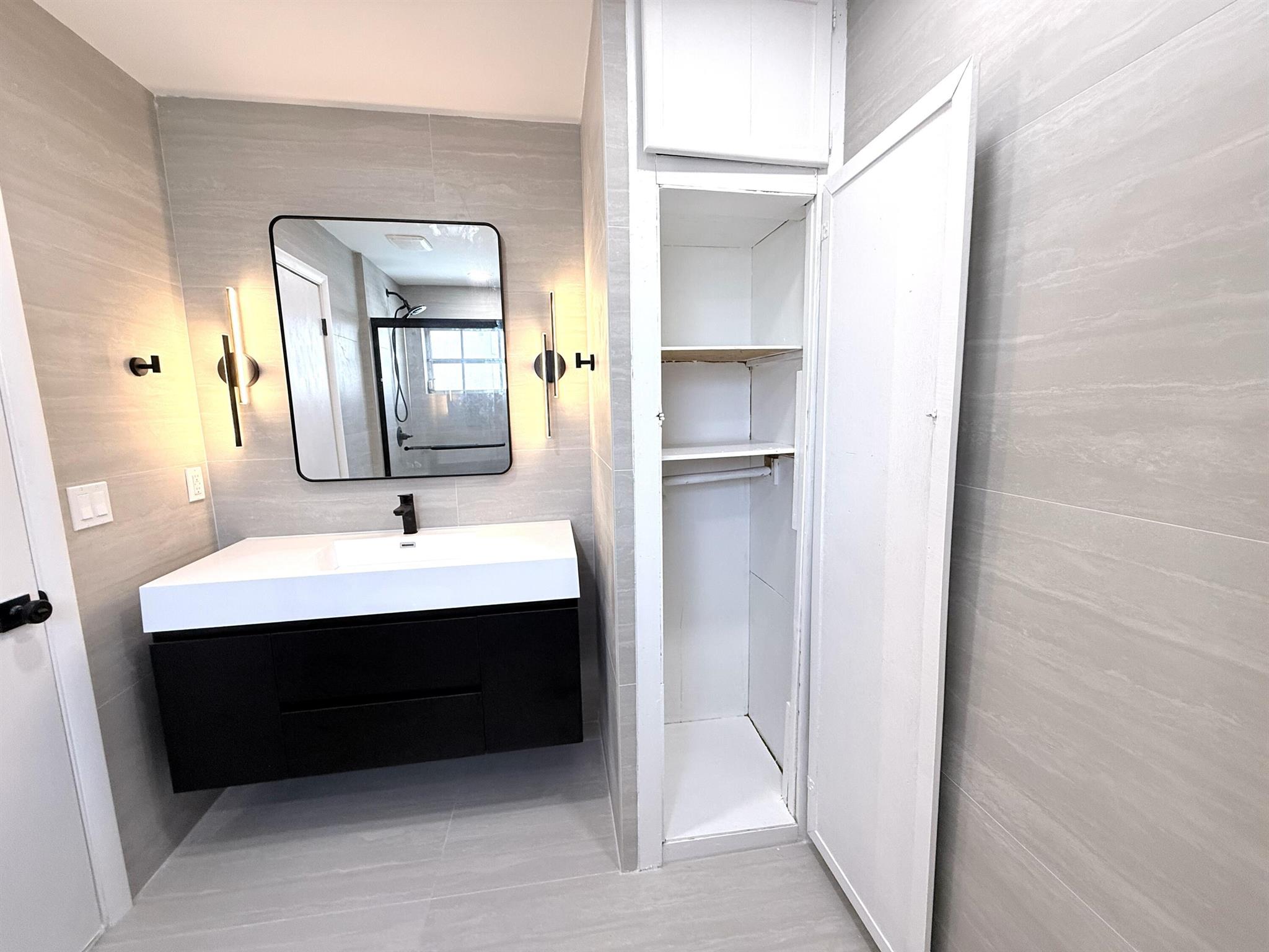 PARK MANOR 1 - Residential Lease