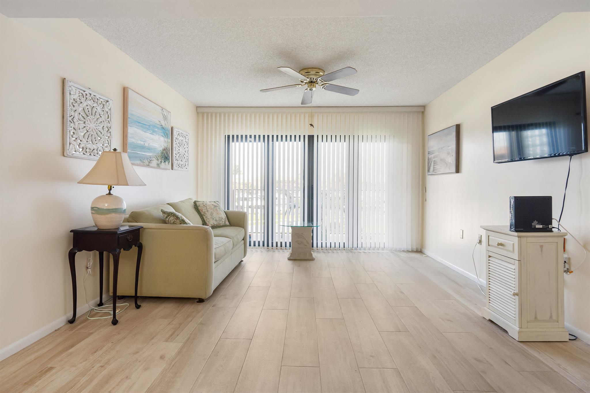 901 Seafarer Circle 306