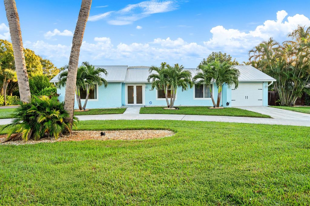 Photo of 9165 SE Yacht Club Circle, Hobe Sound, FL 33455 (MLS # R11134640)
